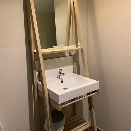 Hi