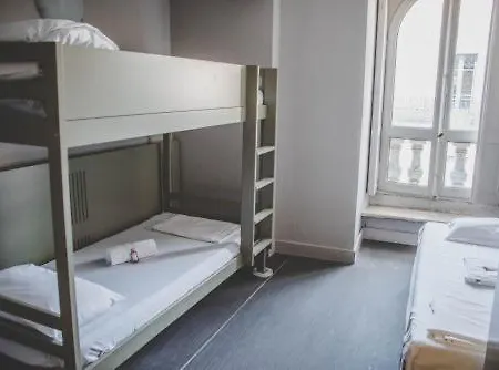 Hi Hotel *